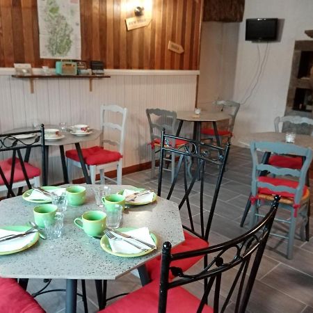 Bed and Breakfast Les P'Tites Pistes Chaux-des-Pres Екстер'єр фото